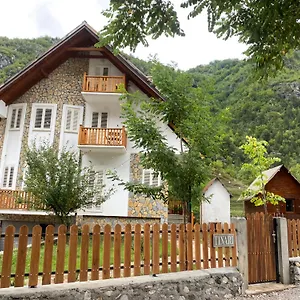 Bed & Breakfast Bujtina Tinari 